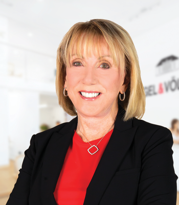 Portrait of Linda Sailer, Broker Associate.